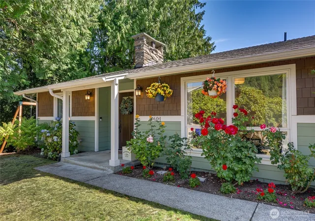 Photo 2 of Sale Pending at 3601 Earl Ave, Everett, WA 98201 | MLS# NWM2579063 | Listing updated on 2026-10-01