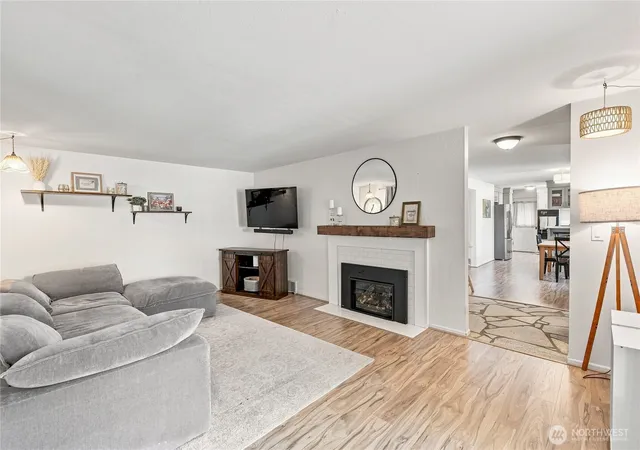 Photo 4 of Sale Pending at 3601 Earl Ave, Everett, WA 98201 | MLS# NWM2579063 | Listing updated on 2026-10-01