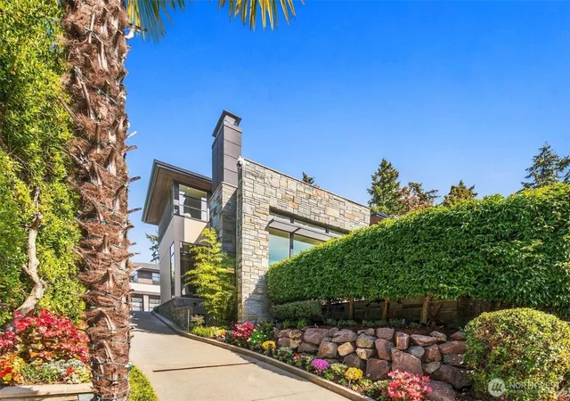 Photo 3 of Mansion for sale at 9632 Lake Washington Blvd Ne, Bellevue, WA 98004 | MLS# NWM2579085 | Listing updated on 2026-10-12