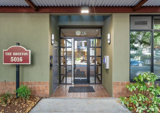 Photo 2 of Condo for sale at 5016 California Ave Sw #302, Seattle, WA 98136 | MLS# NWM2579104 | Listing updated on 2026-09-25