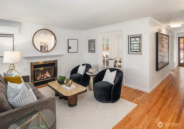 Photo 3 of Single family home for sale at 607 23rd Avenue E, Seattle, WA 98112 | MLS# NWM2579141 | Listing updated on 2026-10-01
