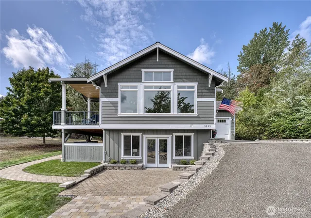 Photo 4 of Single family home for sale at 3905 Wollochet Dr NW, Gig Harbor, WA 98335 | MLS# NWM2579144 | Listing updated on 2026-09-25