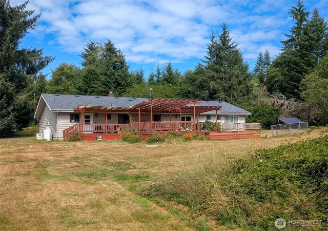 Photo 4 of Single family home for sale at 10270 State Route 101, Raymond, WA 98577 | MLS# NWM2579179 | Listing updated on 2026-09-21