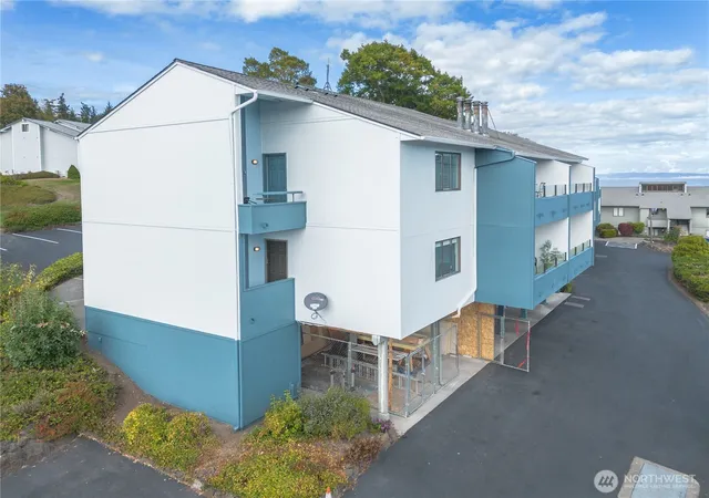 Photo 3 of Condo for sale at 20 Hood Way #20, Port Ludlow, WA 98365 | MLS# NWM2579194 | Listing updated on 2026-09-27