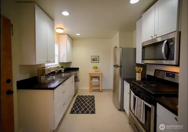 Photo 3 of House for sale at 9202 17th Avenue SW, Seattle, WA 98106 | MLS# NWM2579196 | Listing updated on 2026-09-25