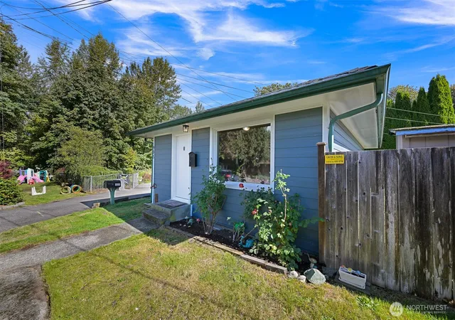 Photo 2 of Condo for sale at 905 Broadway St, Arlington, WA 98223 | MLS# NWM2579197 | Listing updated on 2026-10-02