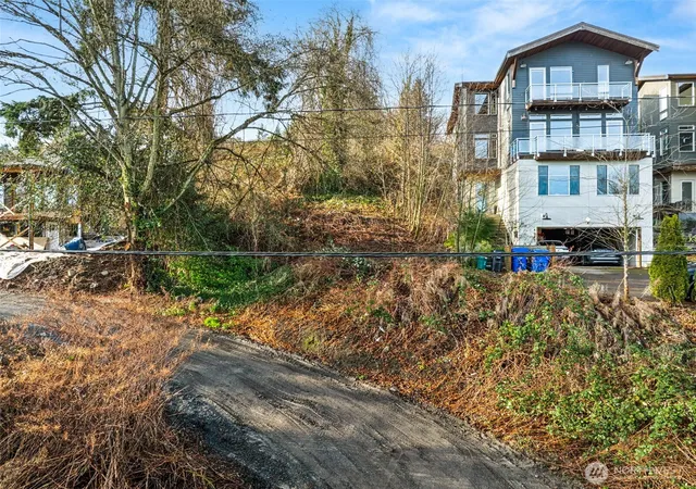 Photo 3 of Land for sale at 4019 Burton Pl W, Seattle, WA 98199 | MLS# NWM2579208 | Listing updated on 2026-09-25