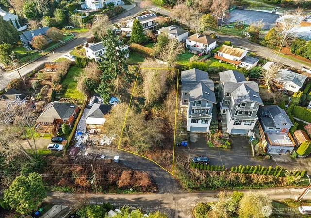 Photo 4 of Land for sale at 4019 Burton Pl W, Seattle, WA 98199 | MLS# NWM2579208 | Listing updated on 2026-09-25