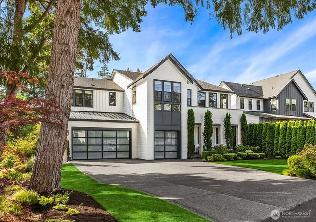 Photo 2 of Sale Pending at 8777 Ne Winslow Grv Ct, Bainbridge Island, WA 98110 | MLS# NWM2579211 | Listing updated on 2026-10-01