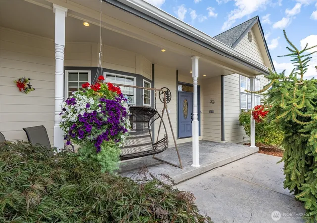 Photo 1 of Single family home for sale at 127 Skyhawk Dr, Toledo, WA 98591 | MLS# NWM2579220 | Listing updated on 2026-10-02