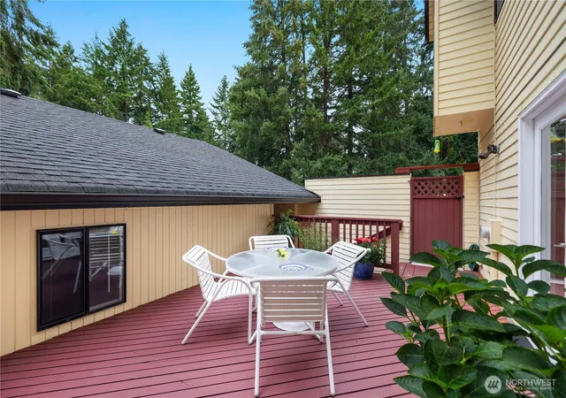 Photo 3 of Townhouse for sale at 1801 SW Evergreen Park Ct #19, Olympia, WA 98502 | MLS# NWM2579233 | Listing updated on 2026-09-27