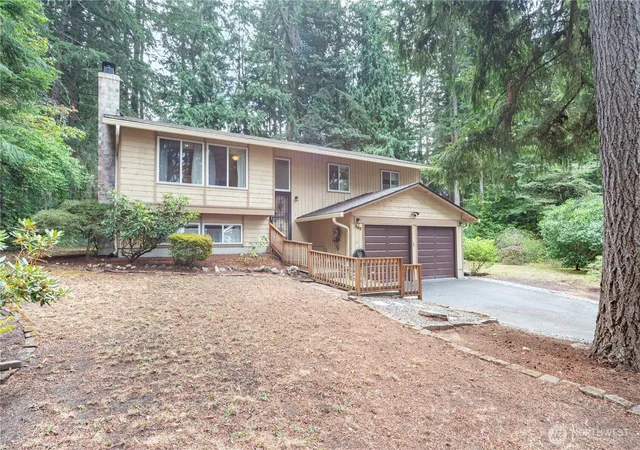 Photo 2 of Sale Pending at 187 Nw Bridle Ridge Pl, Bremerton, WA 98311 | MLS# NWM2579244 | Listing updated on 2026-09-25