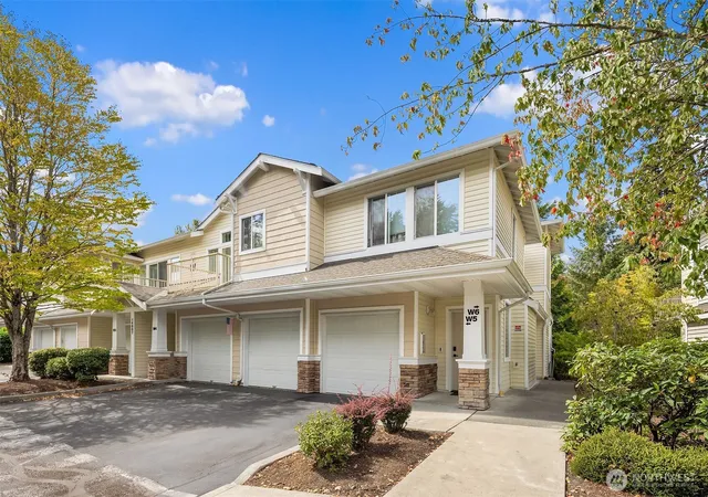 Townhouse for sale at 14007 69th Drive SE #W5, Snohomish, WA 98296 | MLS# NWM2579247