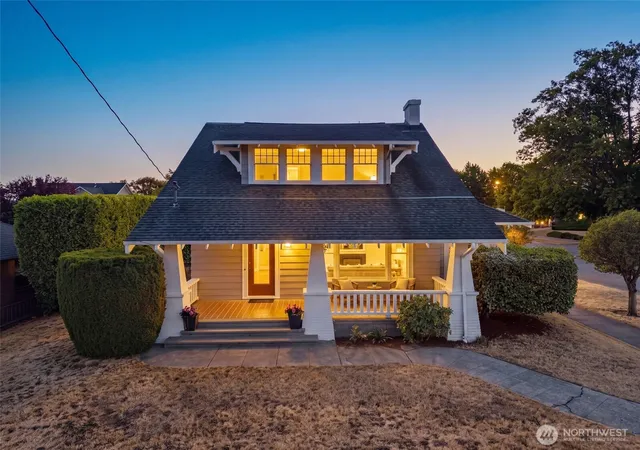 Photo 1 of Single family home for sale at 1557 Thorndyke Ave W, Seattle, WA 98199 | MLS# NWM2579251 | Listing updated on 2026-10-02