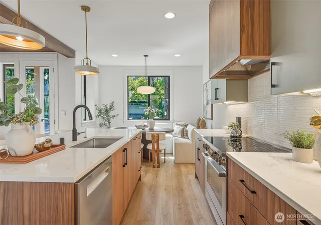 Photo 3 of Single family home for sale at 1218 NE 103rd Street, Seattle, WA 98125 | MLS# NWM2579259 | Listing updated on 2026-10-02