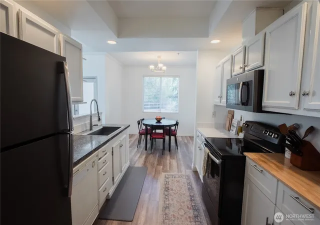 Photo 3 of Condo for sale at 4714 Ml Pond Dr Se #401, Auburn, WA 98092 | MLS# NWM2579261 | Listing updated on 2026-09-18