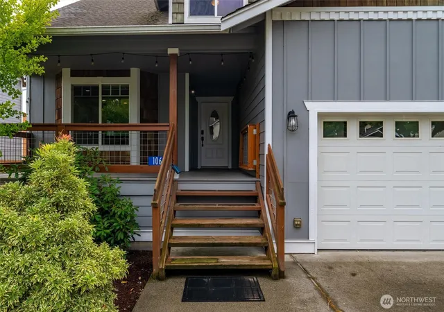 Photo 3 of Single family home for sale at 1068 Homestead Dr, Burlington, WA 98233 | MLS# NWM2579264 | Listing updated on 2026-09-26