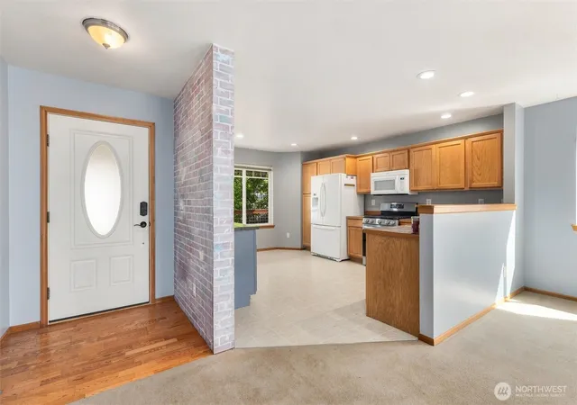 Photo 4 of Single family home for sale at 1068 Homestead Dr, Burlington, WA 98233 | MLS# NWM2579264 | Listing updated on 2026-09-26