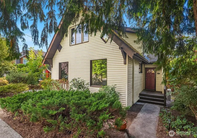Single family home for sale at 6827 28th Avenue NE, Seattle, WA 98115 | MLS# NWM2579275