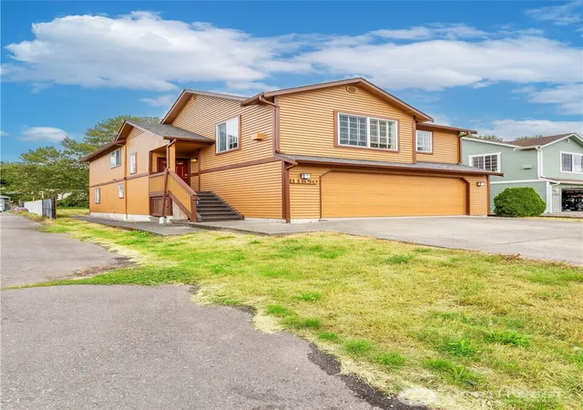 Photo 2 of Single family home for sale at 11850 44th Place S, Tukwila, WA 98178 | MLS# NWM2579278 | Listing updated on 2026-09-27