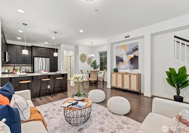 Photo 2 of Sale Pending at 11510 158th Avenue Ne, Redmond, WA 98052 | MLS# NWM2579300 | Listing updated on 2026-09-20