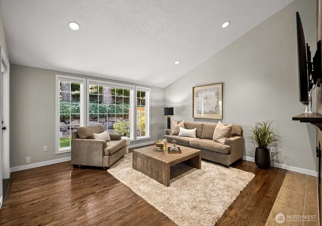 Photo 3 of Sale Pending at 6520 113th Place SE, Bellevue, WA 98006 | MLS# NWM2579332 | Listing updated on 2026-09-25