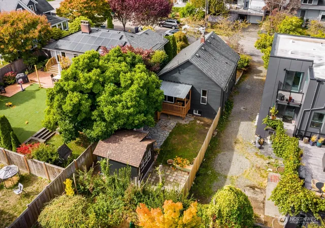 Photo 2 of Single family home for sale at 4430 29th Avenue W, Seattle, WA 98199 | MLS# NWM2579334 | Listing updated on 2026-10-01