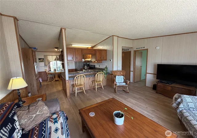 Photo 3 of Sale Pending at 731 Thomas Rd, Ellensburg, WA 98926 | MLS# NWM2579360 | Listing updated on 2026-09-24