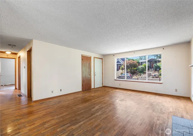 Photo 2 of Sale Pending at 8400 32nd Avenue Sw, Seattle, WA 98126 | MLS# NWM2579386 | Listing updated on 2026-09-22