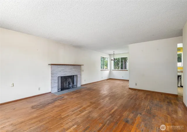 Photo 3 of Sale Pending at 8400 32nd Avenue SW, Seattle, WA 98126 | MLS# NWM2579386 | Listing updated on 2026-09-22