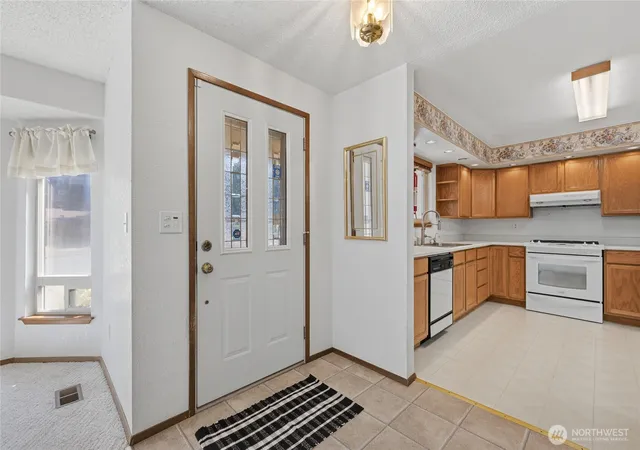 Photo 3 of Sale Pending at 2904 11th Street Se, Puyallup, WA 98374 | MLS# NWM2579415 | Listing updated on 2026-09-25