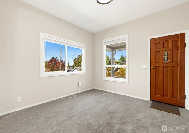 Photo 3 of Single family home for sale at 5563 Kenwood Pl N, Seattle, WA 98103 | MLS# NWM2579422 | Listing updated on 2026-09-30