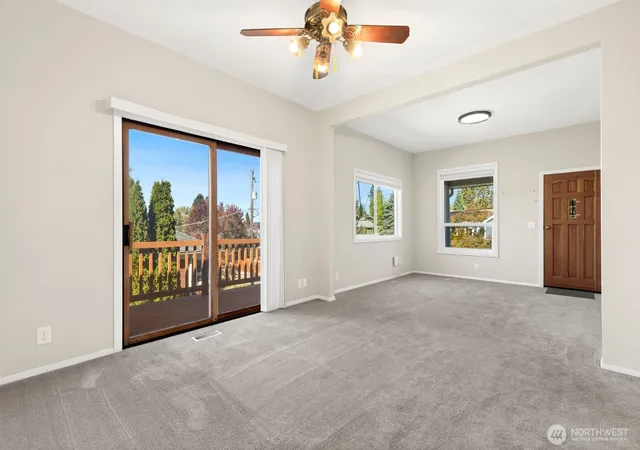 Photo 4 of Single family home for sale at 5563 Kenwood Pl N, Seattle, WA 98103 | MLS# NWM2579422 | Listing updated on 2026-09-30