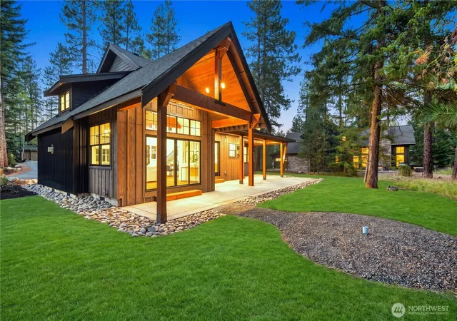 Photo 3 of Single family home for sale at 961 Larkspur Loop, Cle Elum, WA 98922 | MLS# NWM2579426 | Listing updated on 2026-09-30