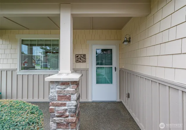 Photo 4 of Single family home for sale at 1300 SW Windsor St, Oak Harbor, WA 98277 | MLS# NWM2579438 | Listing updated on 2026-09-25