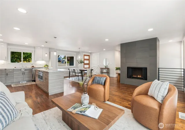 Photo 3 of Single family home for sale at 6733 121st Avenue Se, Bellevue, WA 98006 | MLS# NWM2579439 | Listing updated on 2026-09-29