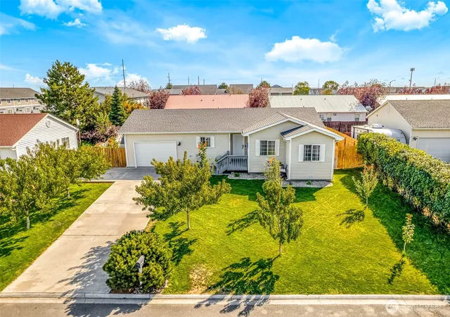 Photo 1 of Single family home for sale at 250 J St Ne, Ephrata, WA 98823 | MLS# NWM2579445 | Listing updated on 2026-10-02