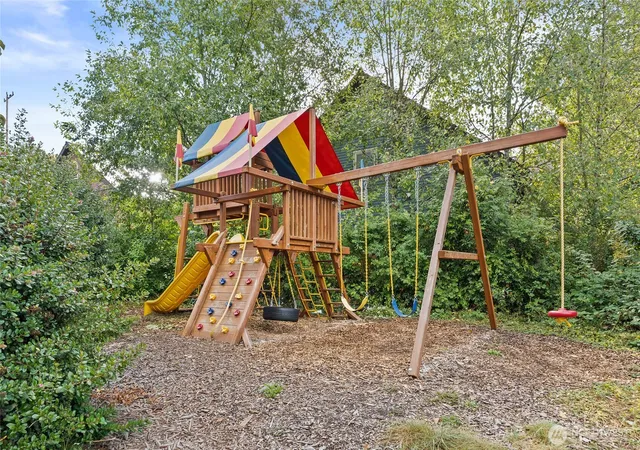 Photo 40 of Townhouse for sale at 6000 17th Avenue SW #23, Seattle, WA 98106 | MLS# NWM2579458 | Listing updated on 2026-10-13