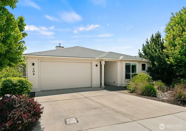 Single family home for sale at 306 E Chason Ave, Ellensburg, WA 98926 | MLS# NWM2579476