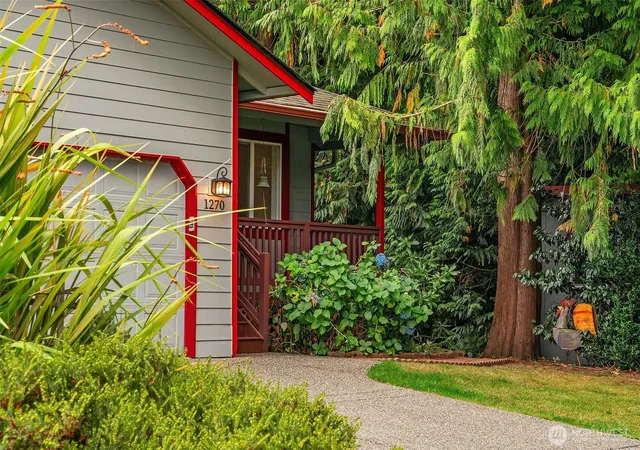 Photo 3 of Sale Pending at 1270 Gilmax Ln Ne, Poulsbo, WA 98370 | MLS# NWM2579485 | Listing updated on 2026-09-28