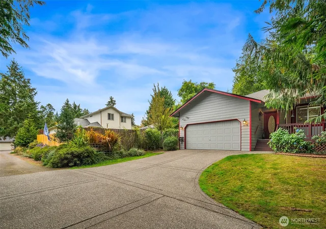 Photo 4 of Sale Pending at 1270 Gilmax Ln NE, Poulsbo, WA 98370 | MLS# NWM2579485 | Listing updated on 2026-09-28