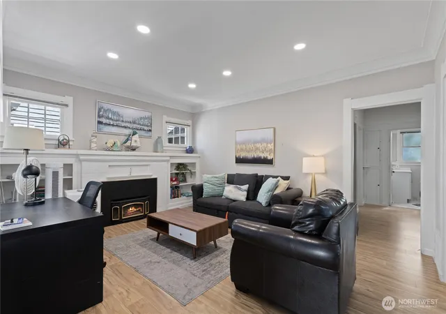 Photo 3 of Single family home for sale at 4812 Aurora Ave, Seattle, WA 98103 | MLS# NWM2579486 | Listing updated on 2026-10-02