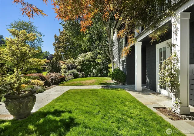 Photo 3 of Single family home for sale at 5506 Ne Penrith Rd, Seattle, WA 98105 | MLS# NWM2579496 | Listing updated on 2026-10-13