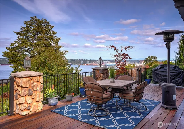 Photo 3 of Sale Pending at 424 N C St, Tacoma, WA 98403 | MLS# NWM2579497 | Listing updated on 2026-09-25