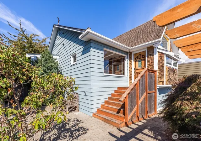 Photo 2 of Townhouse for sale at 712 Nw 65th Street, Seattle, WA 98117 | MLS# NWM2579499 | Listing updated on 2026-10-01