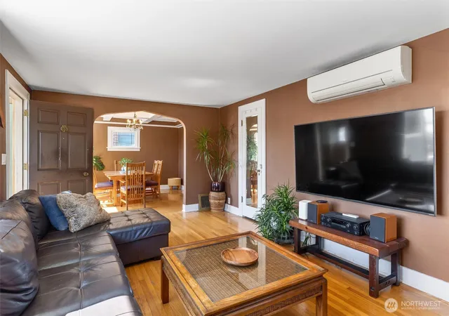 Photo 4 of Townhouse for sale at 712 NW 65th Street, Seattle, WA 98117 | MLS# NWM2579499 | Listing updated on 2026-10-01