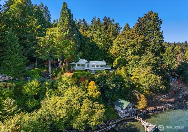 Photo 3 of Single family home for sale at 9588 Green Spot Pl Ne, Bainbridge Island, WA 98110 | MLS# NWM2579526 | Listing updated on 2026-10-01