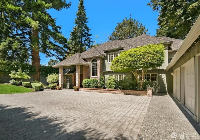 Photo 1 of Single family home for sale at 8140 Evergreen Ln, Mercer Island, WA 98040 | MLS# NWM2579580 | Listing updated on 2026-10-01