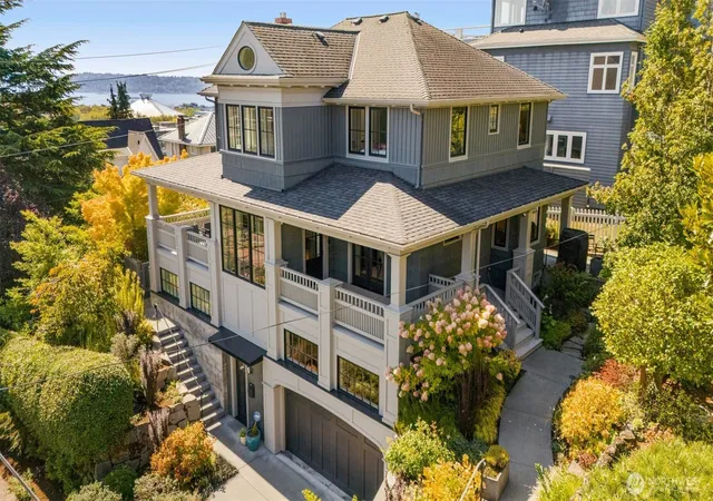 Photo 3 of Sale Pending at 1107 4th Avenue N, Seattle, WA 98109 | MLS# NWM2579582 | Listing updated on 2026-09-27