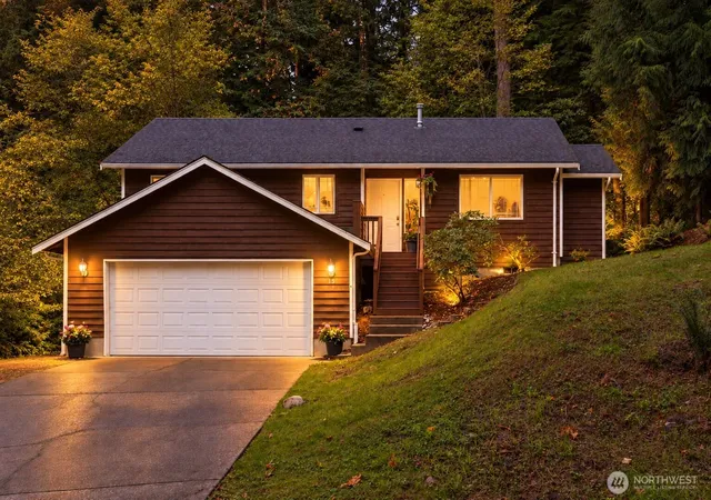 Photo 1 of Single family home for sale at 13 Rocky Ridge Dr, Bellingham, WA 98229 | MLS# NWM2579590 | Listing updated on 2026-09-26